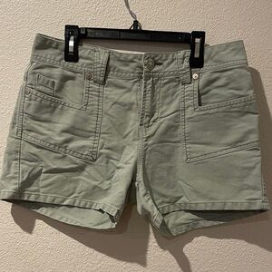 UNIONBAY Women's Light Green Cargo Shorts